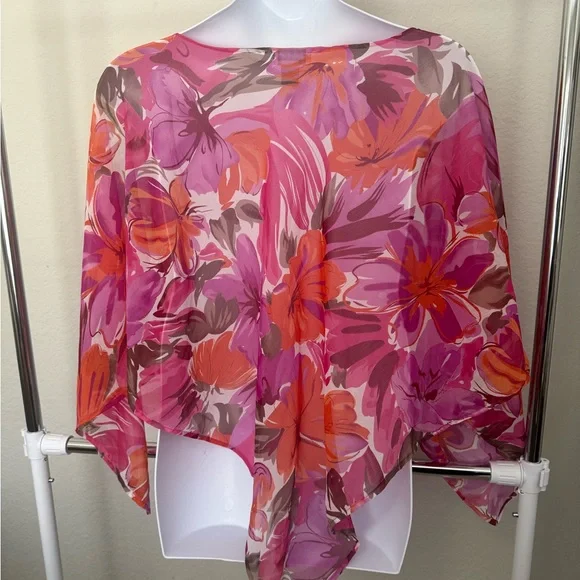 Plus Size Avenue Vibrant Sheer Floral Women's Poncho Style Overpiece - Picture 2 of 3